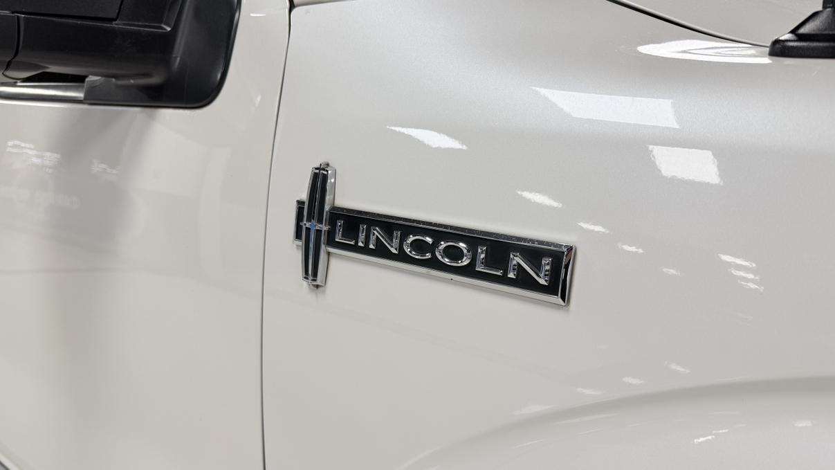 Lincoln Continental 2013 thumb 12