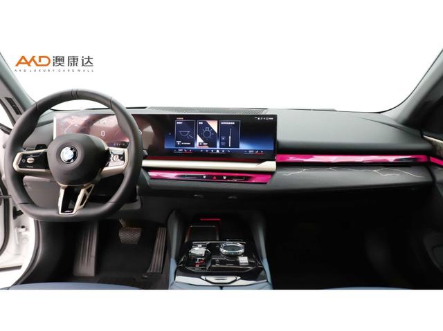BMW 5 серии 2024 thumb 2
