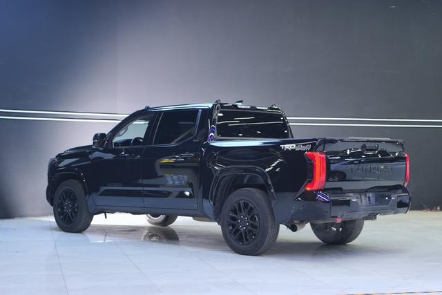 Toyota Fortuner 2023 thumb 2