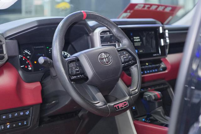 Toyota Fortuner 2023 thumb 4