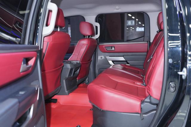 Toyota Fortuner 2023 thumb 8