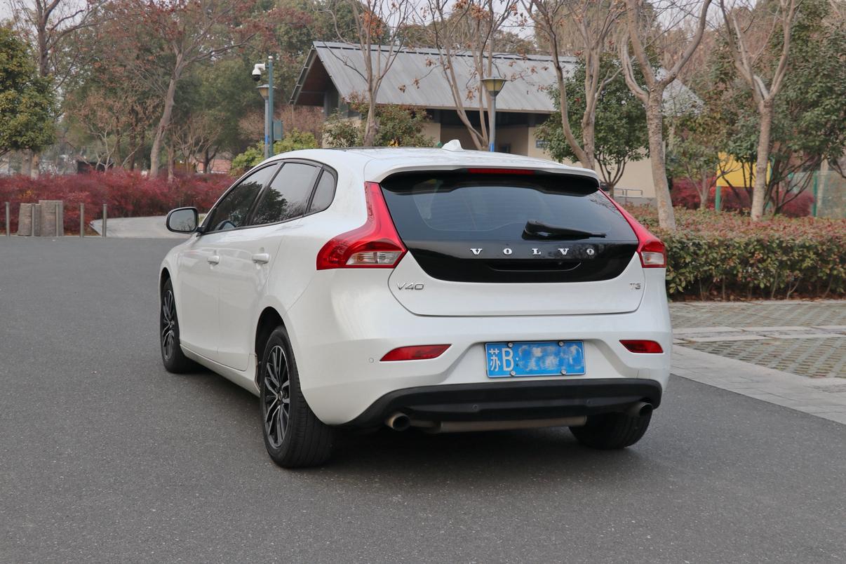 Volvo V40 2018 thumb 3