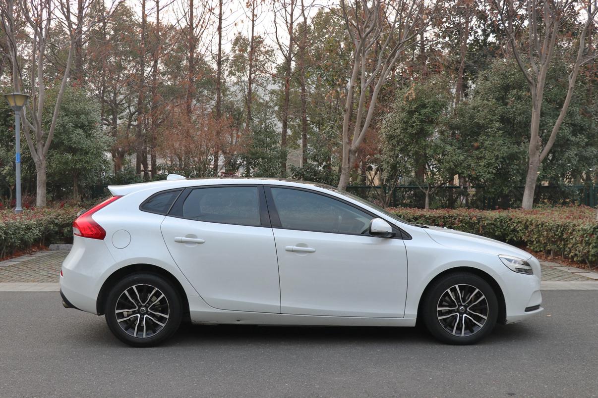 Volvo V40 2018 thumb 6