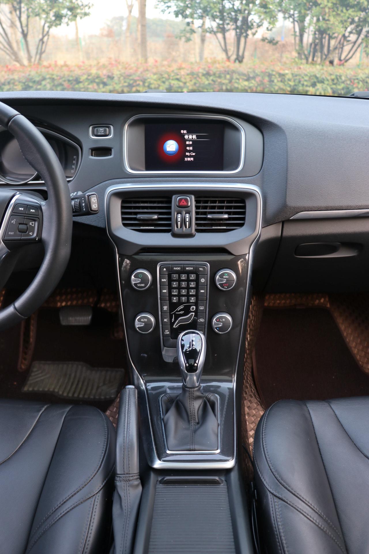 Volvo V40 2018 thumb 10