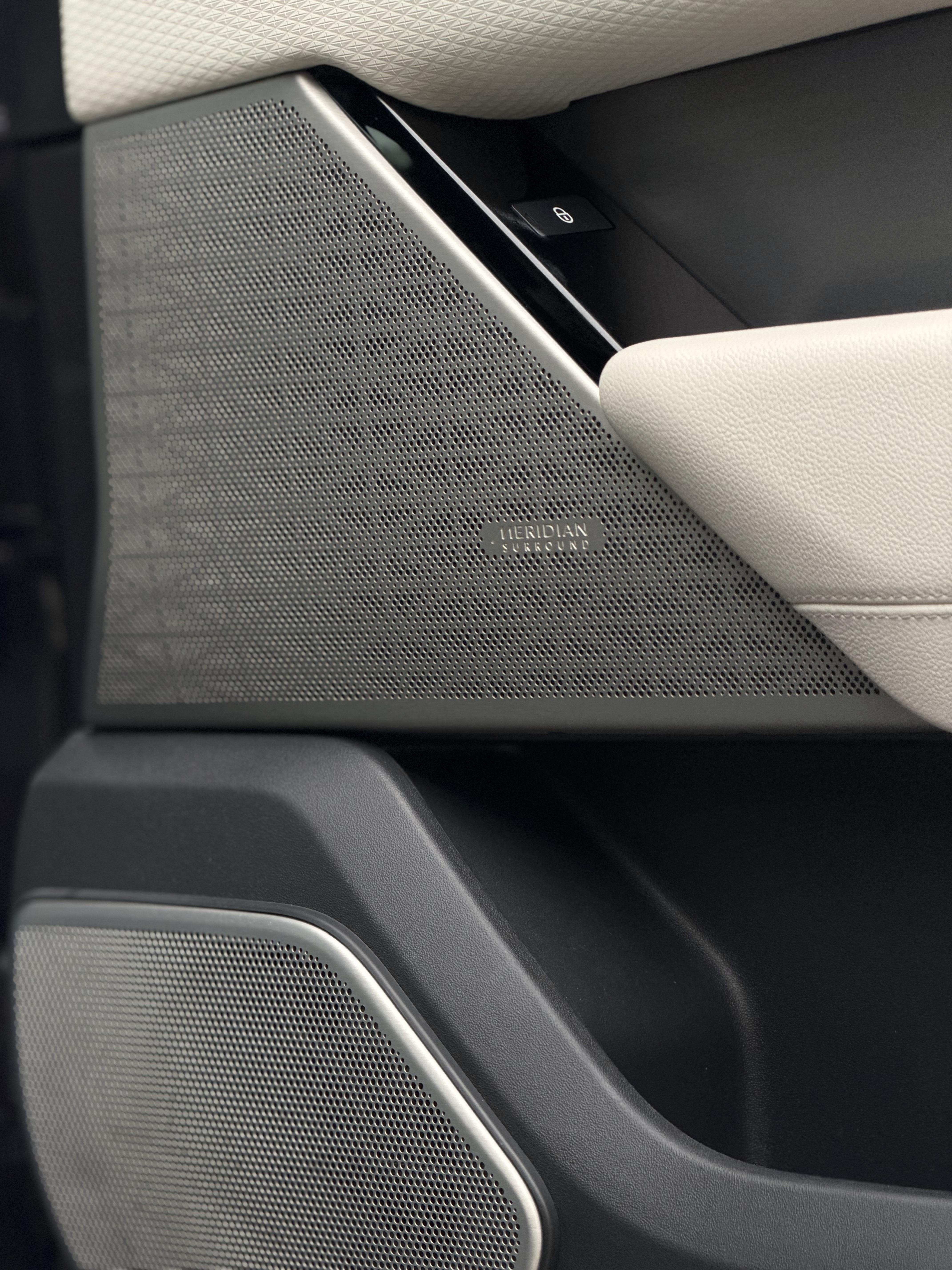 Land Rover Range Rover Evoque 2018 thumb 11