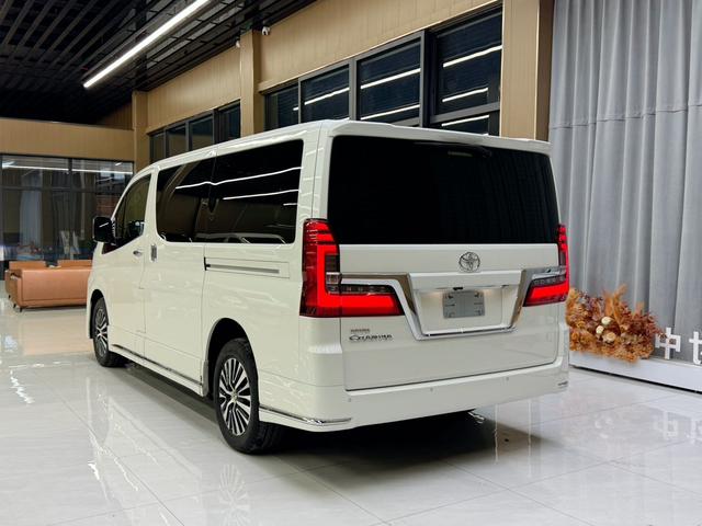 Toyota Granvia 2023 thumb 2