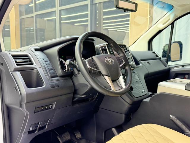 Toyota Granvia 2023 thumb 3