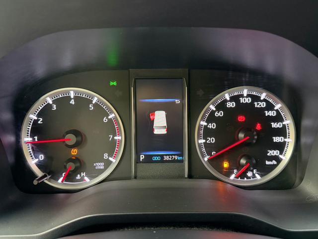 Toyota Granvia 2023 thumb 4