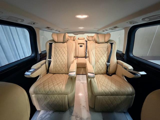 Toyota Granvia 2023 thumb 6