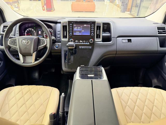 Toyota Granvia 2023 thumb 8