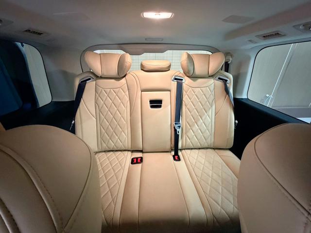 Toyota Granvia 2023 thumb 12