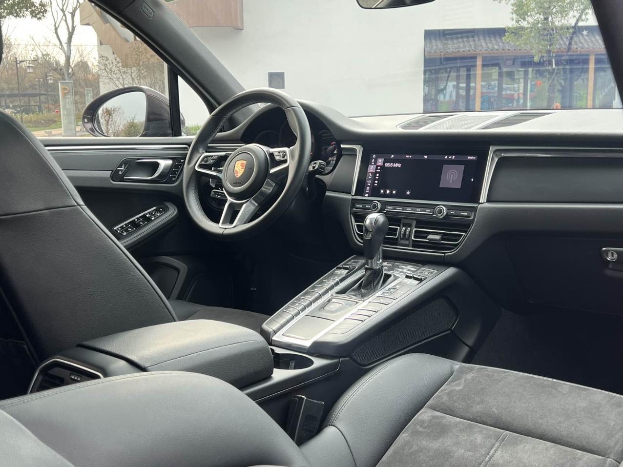 Porsche Macan 2019 thumb 8