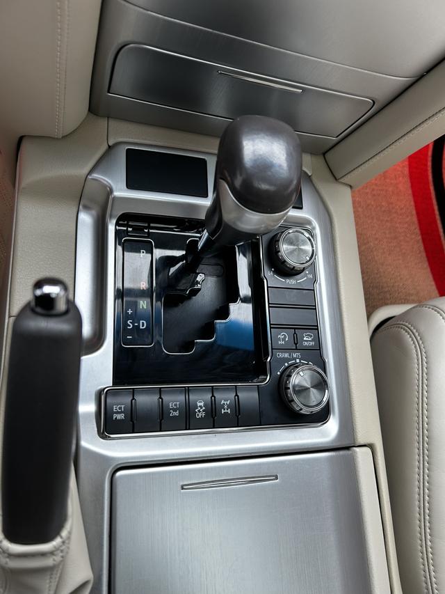 Toyota Land Cruiser 2019 thumb 8