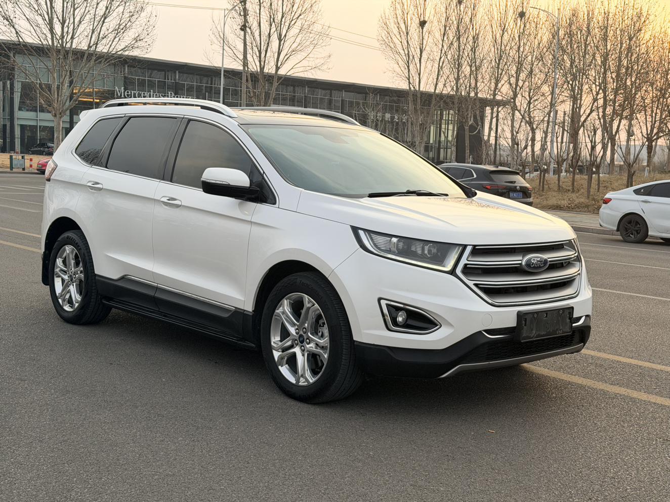 Ford Edge 2016 thumb 10