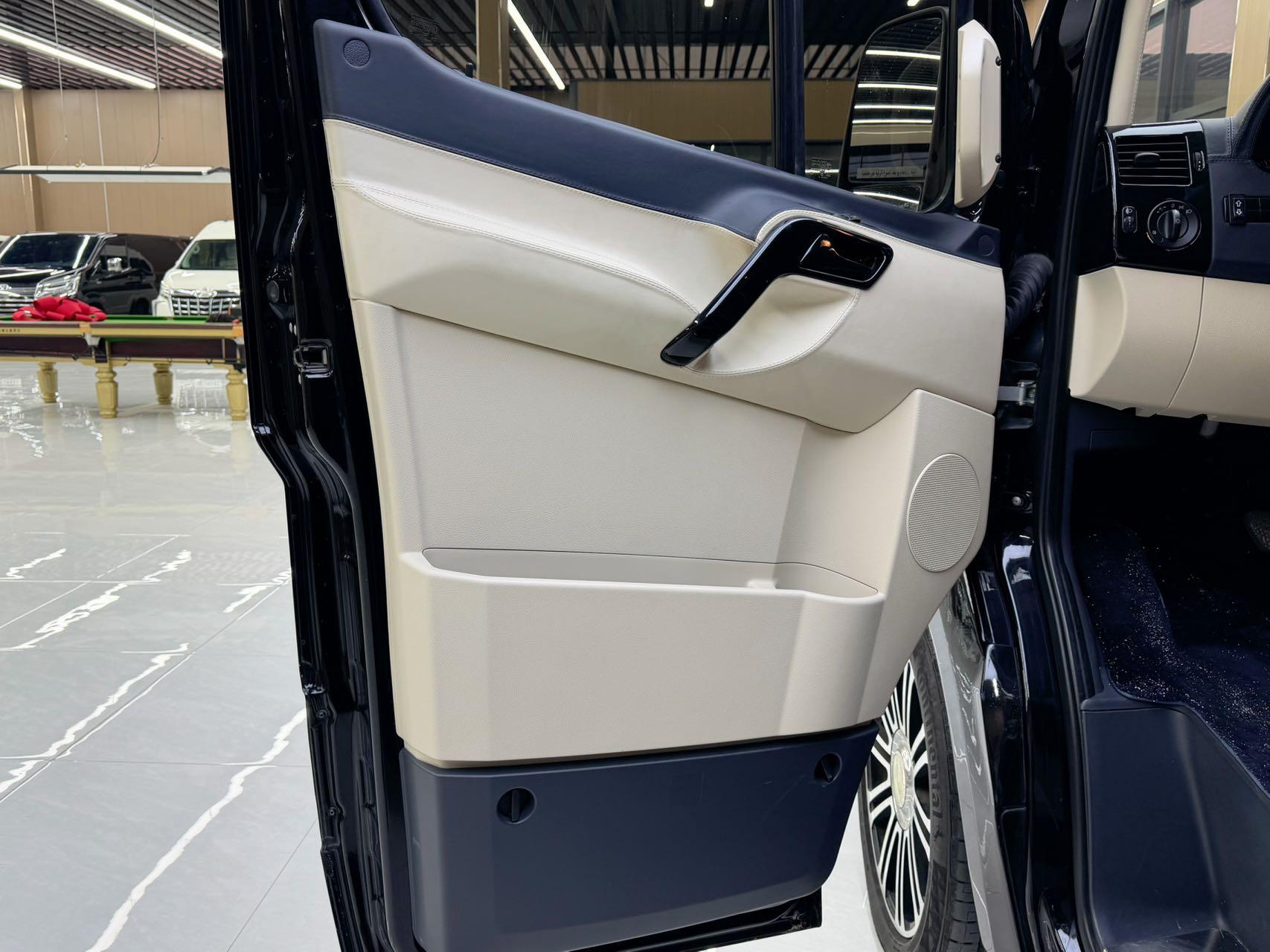 Mercedes-Benz Sprinter 2019 thumb 9
