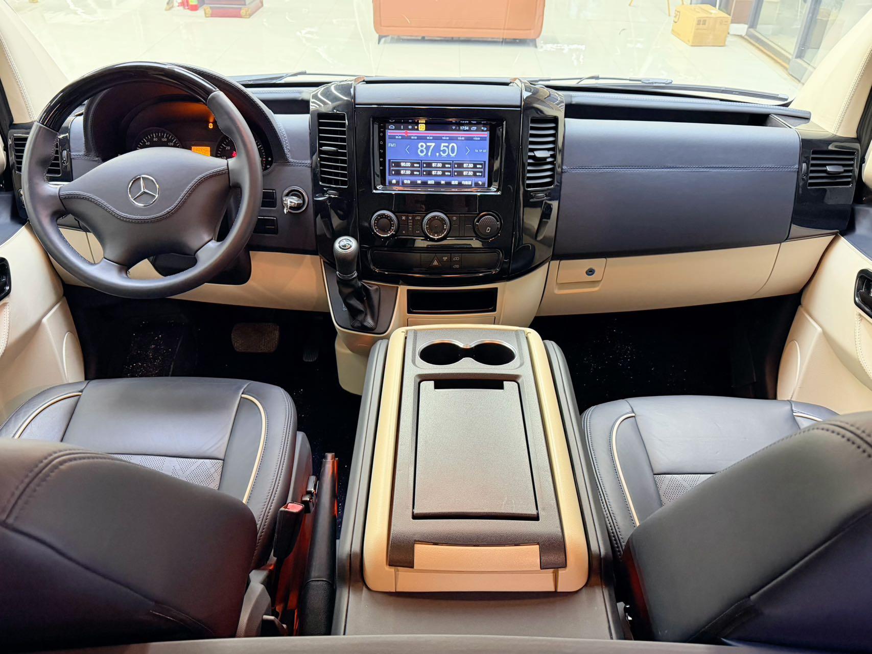 Mercedes-Benz Sprinter 2019 thumb 11