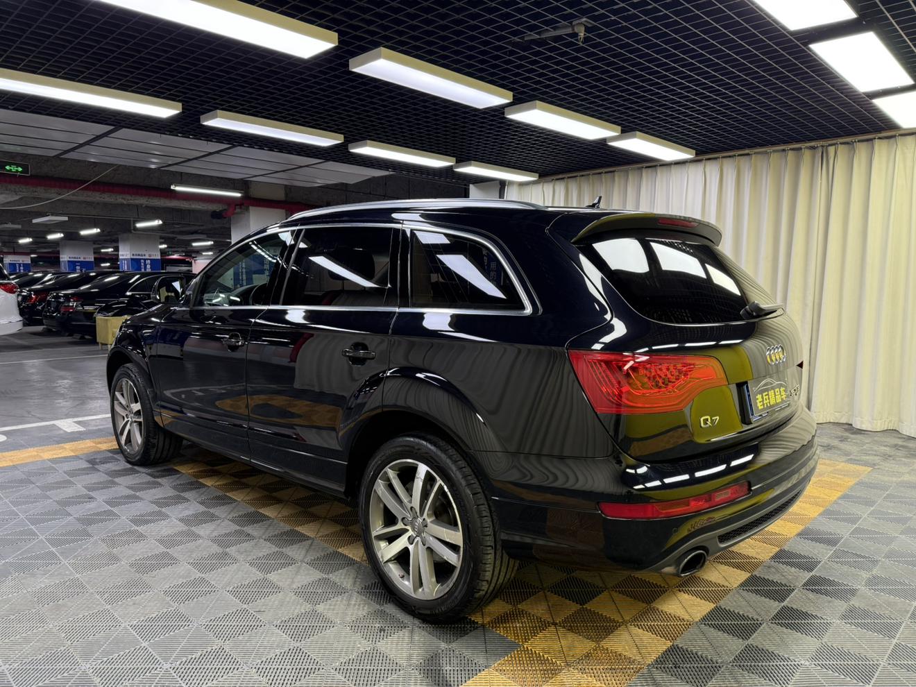 Audi Q7 2014 thumb 2