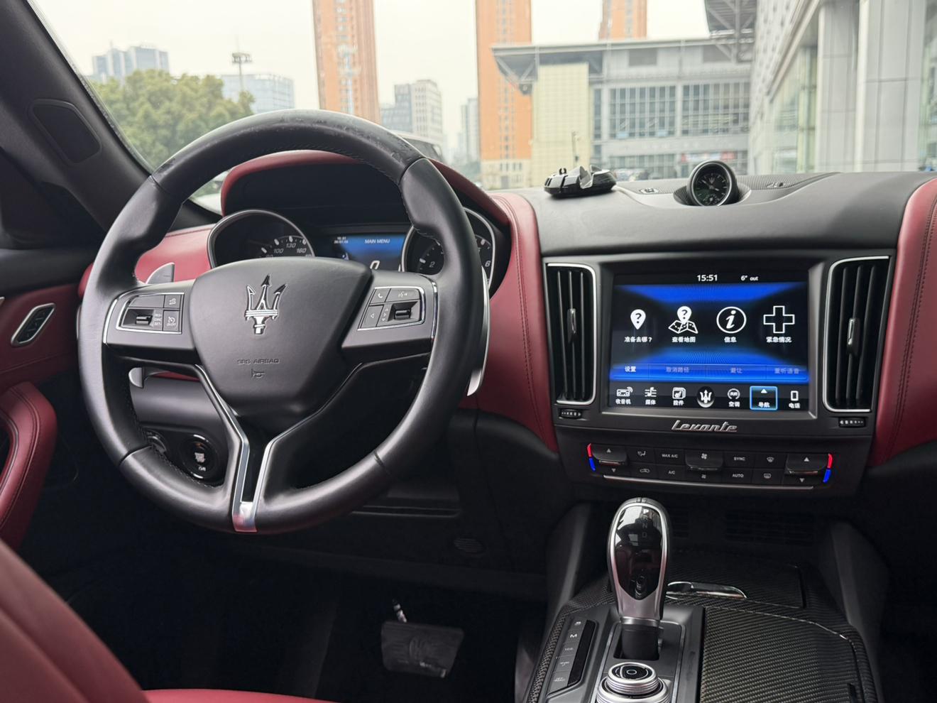 Maserati Levante 2017 thumb 9