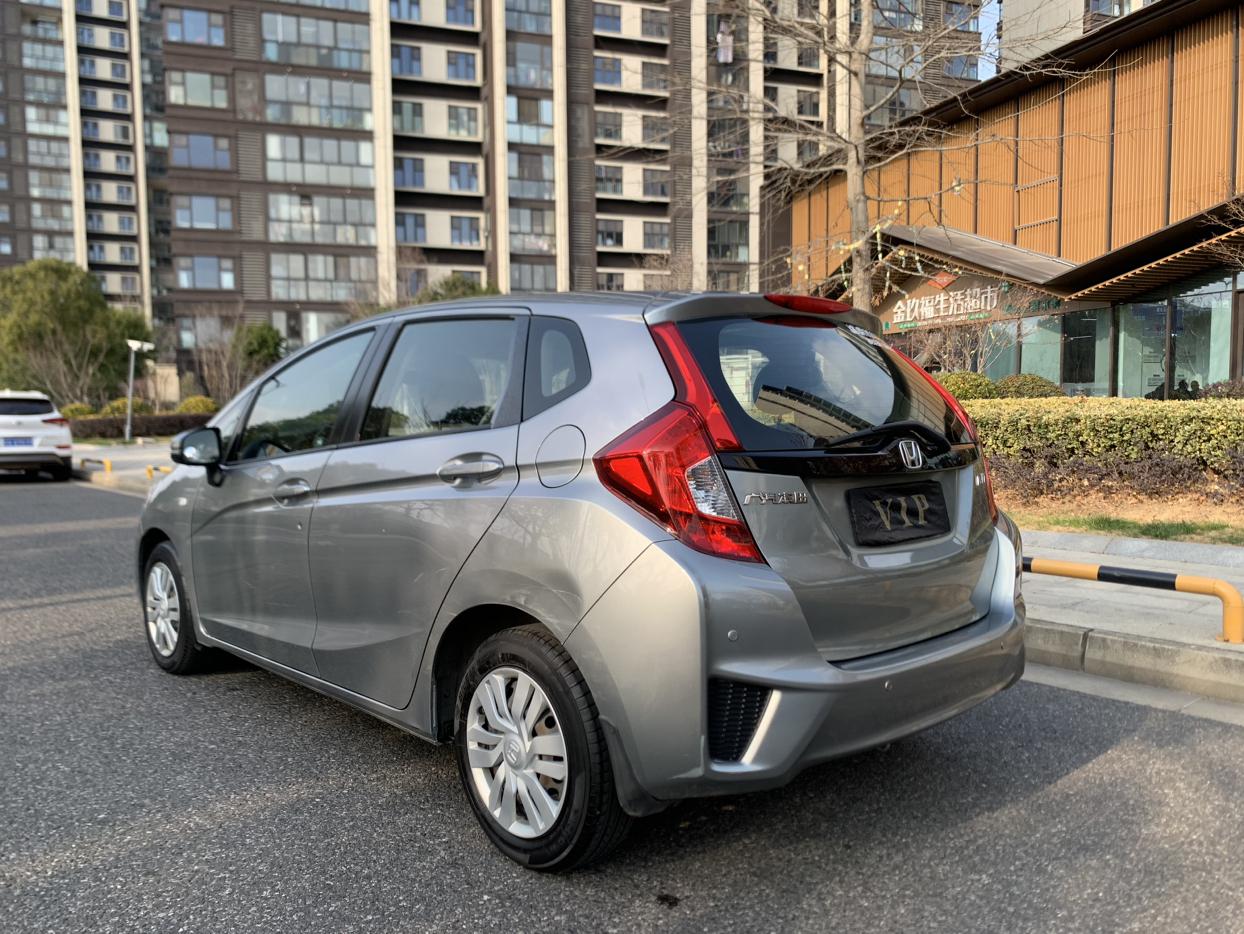 Honda Fit Shuttle 2016 thumb 3