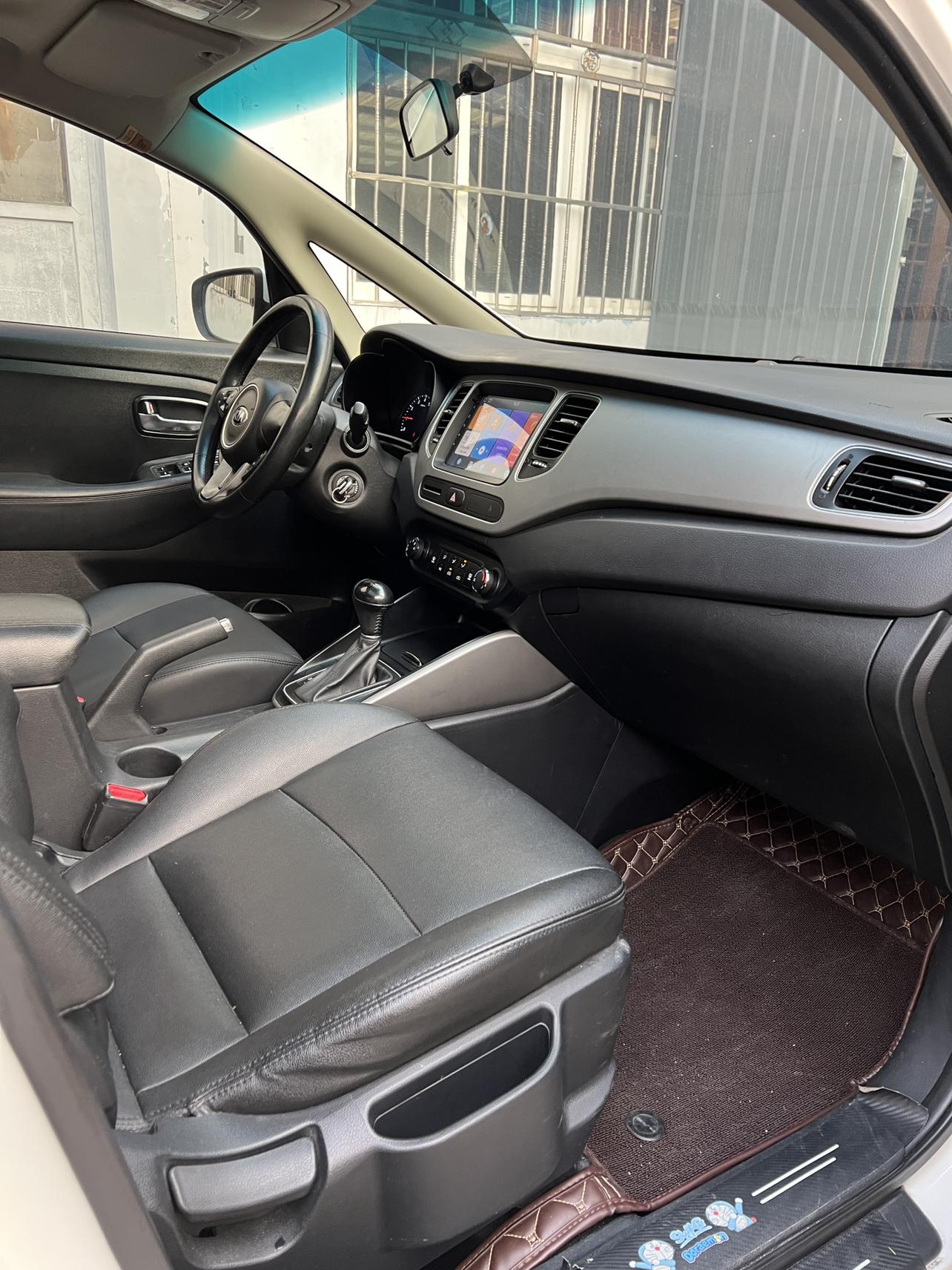 Kia Carnival 2017 thumb 6