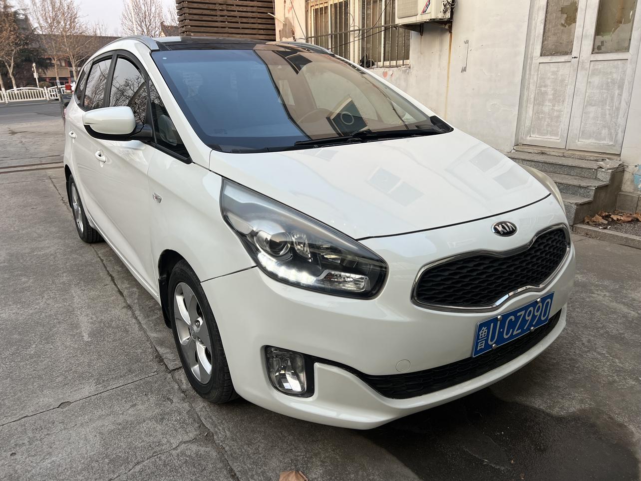 Kia Carnival 2017 thumb 7