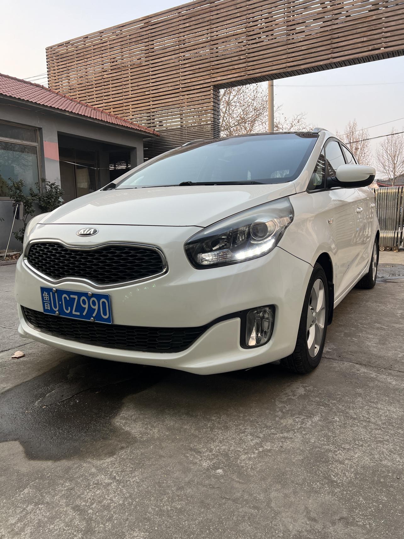 Kia Carnival 2017 thumb 8