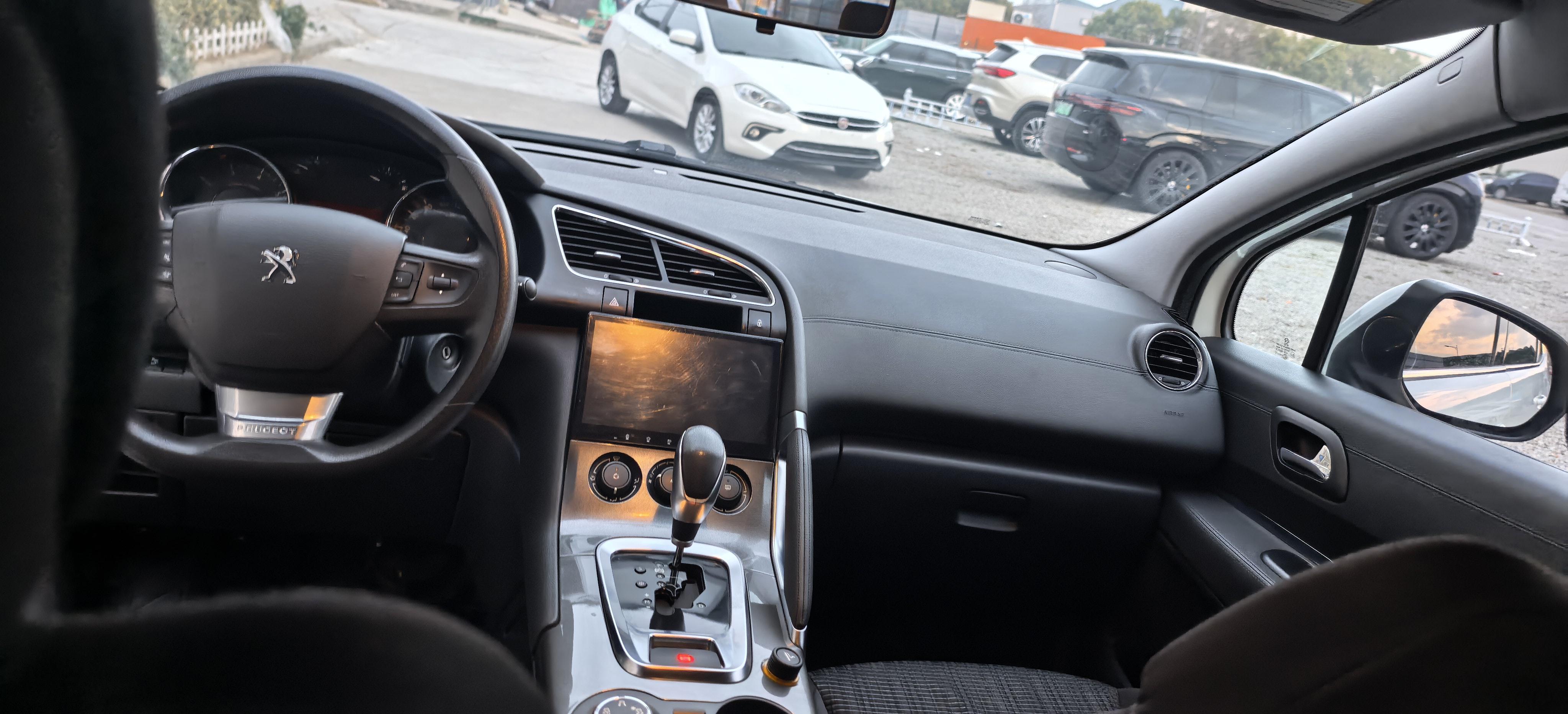 Peugeot 3008 2016 thumb 5