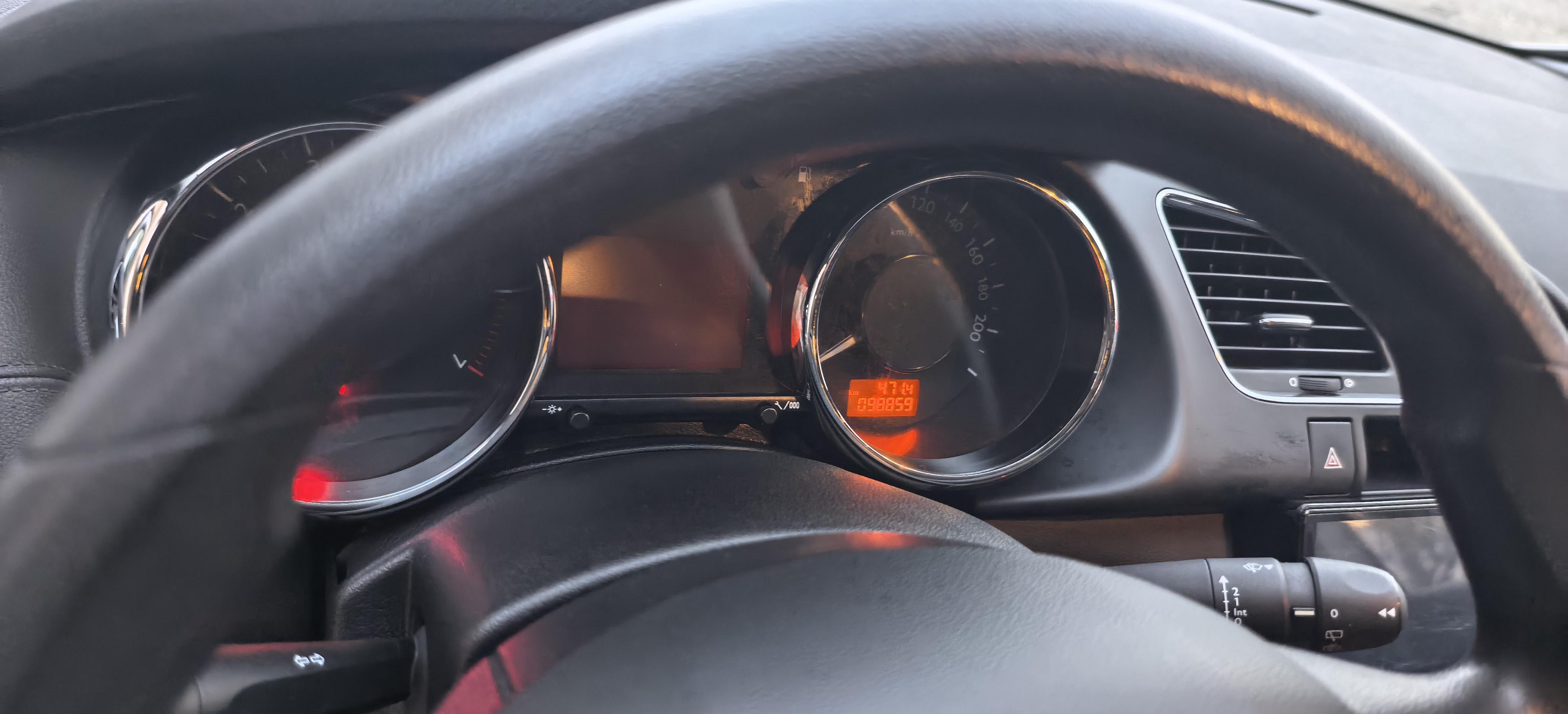Peugeot 3008 2016 thumb 6