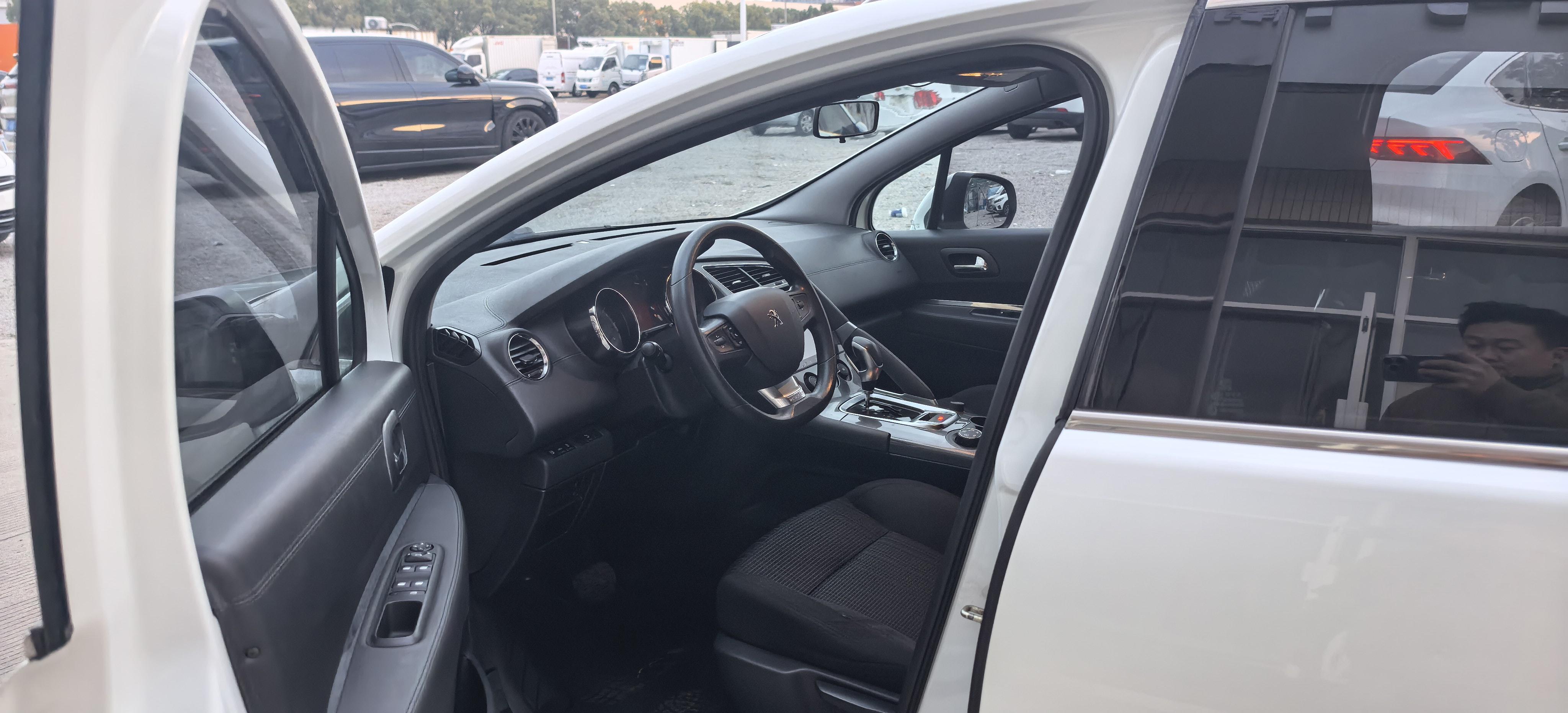 Peugeot 3008 2016 thumb 8