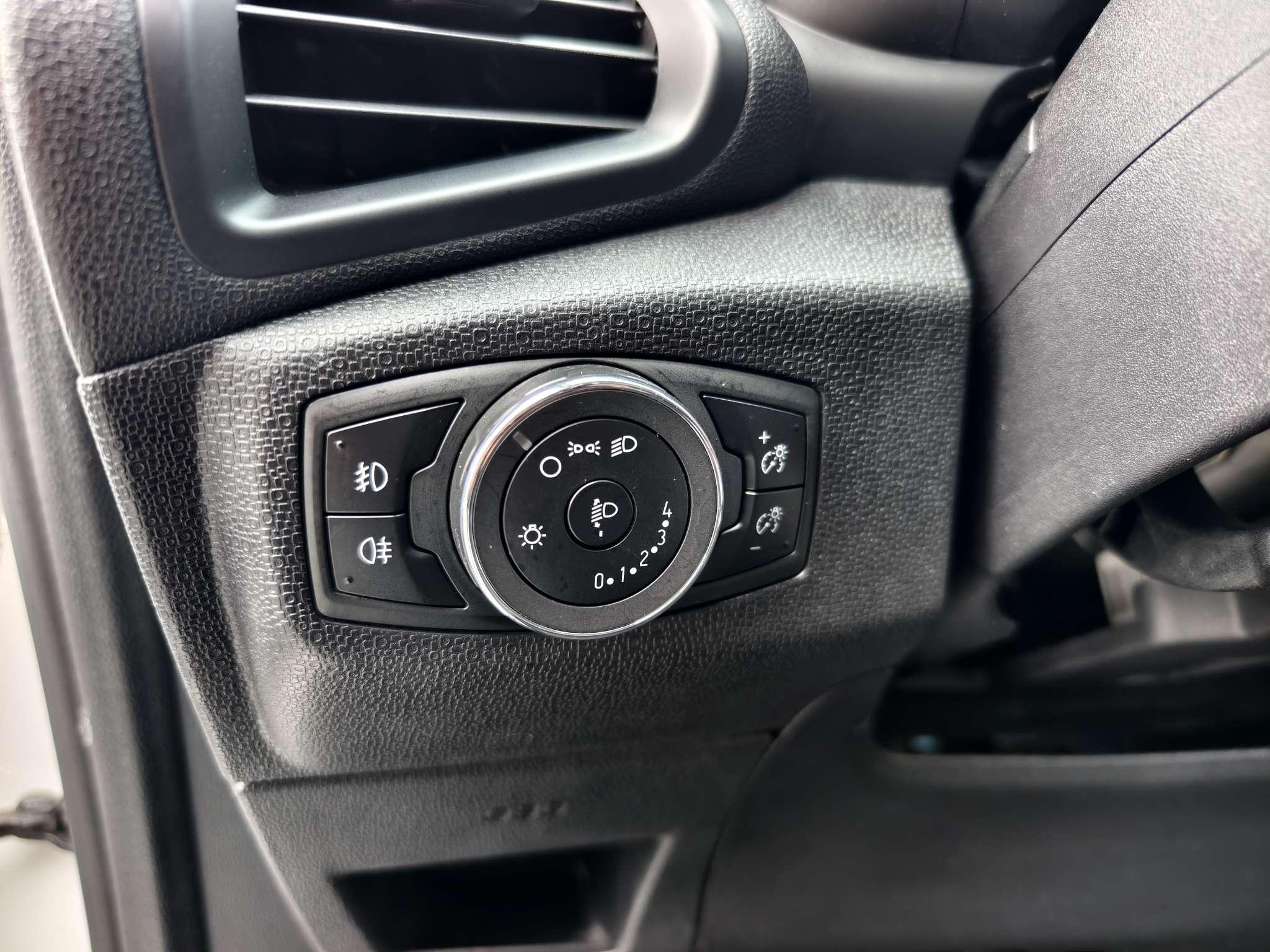 Ford EcoSport 2018 thumb 11