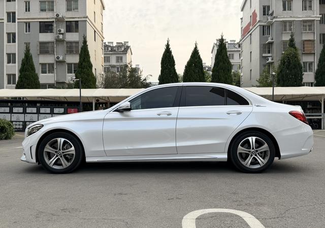 Mercedes-Benz C-Class 2020 thumb 9