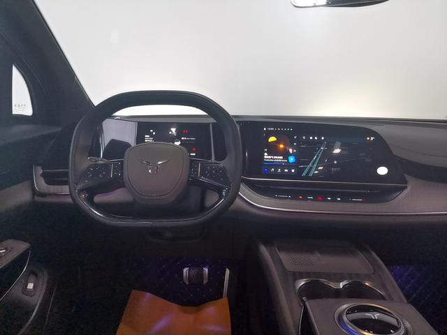 Hongqi Tiangong 08 2025 thumb 6