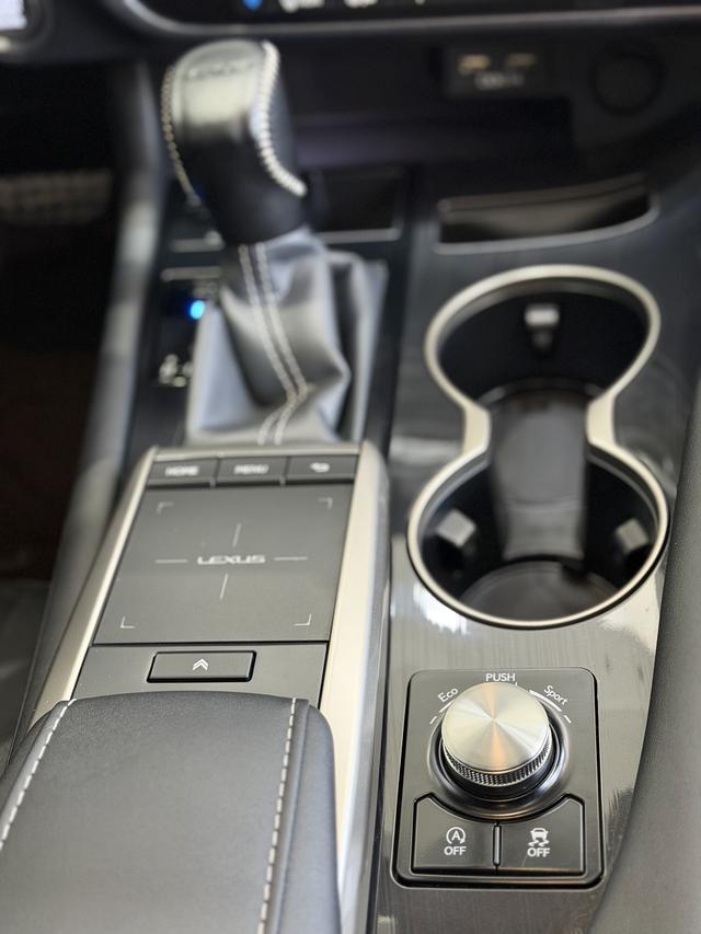 Lexus RX 2020 thumb 3