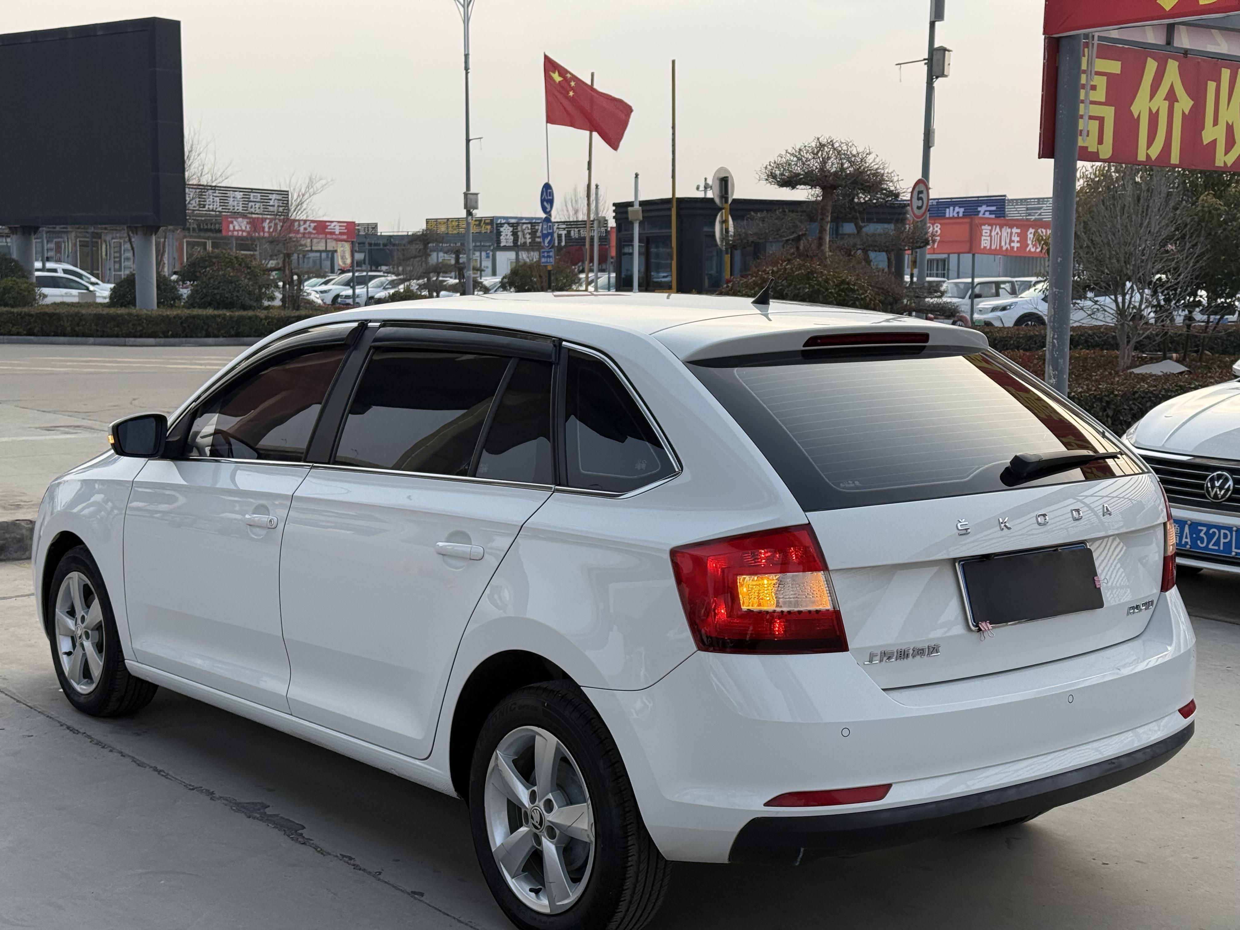 Skoda Scala 2019 thumb 2