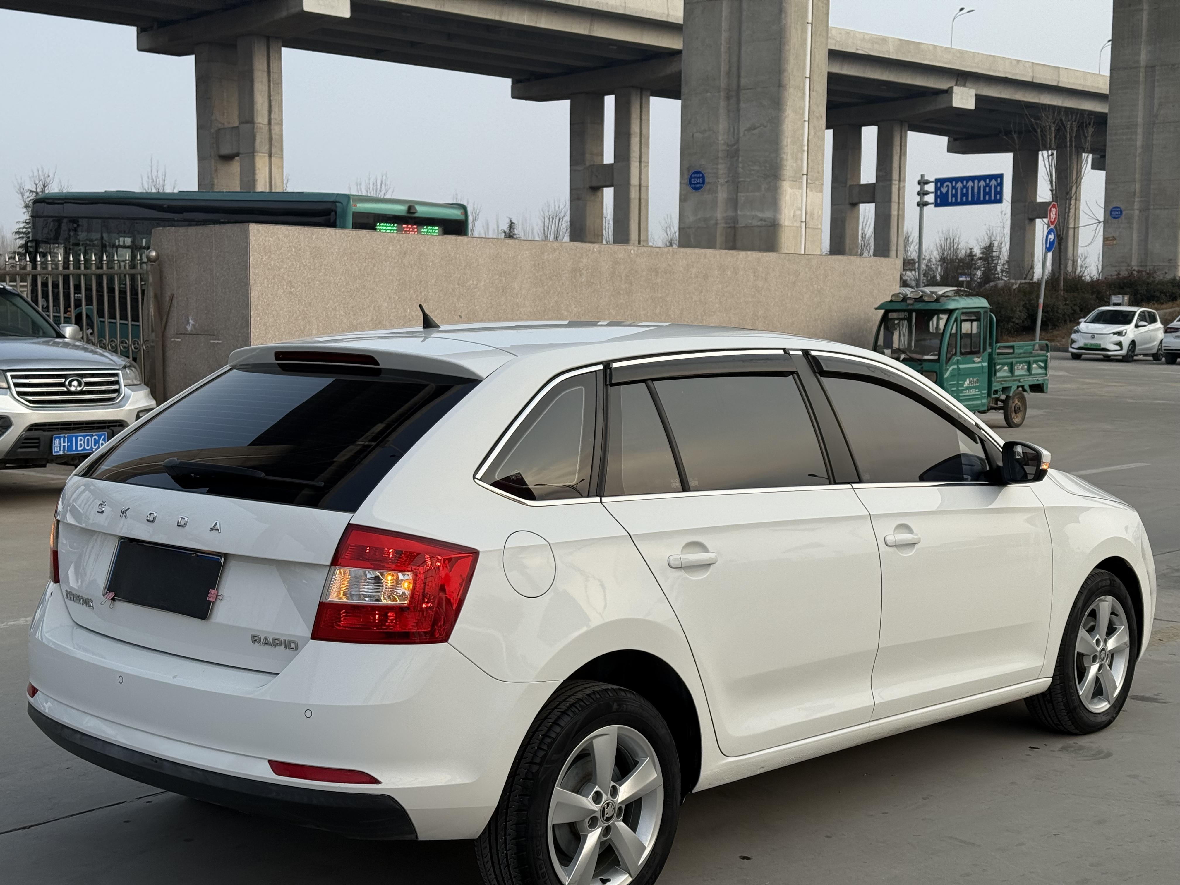 Skoda Scala 2019 thumb 4