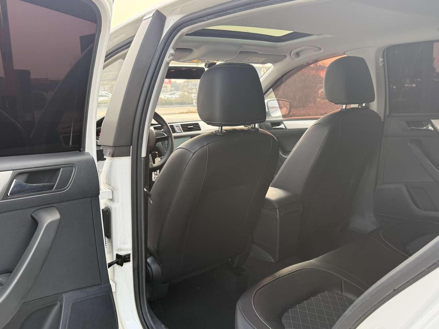 Skoda Scala 2019 thumb 8