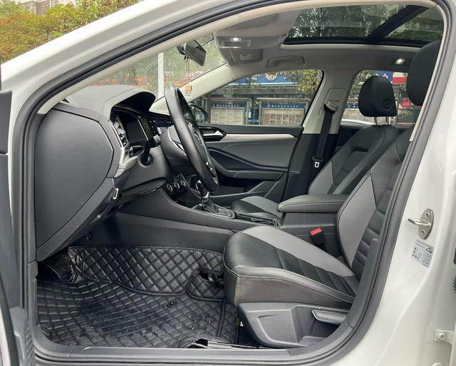 Volkswagen Sagitar 2021 thumb 4