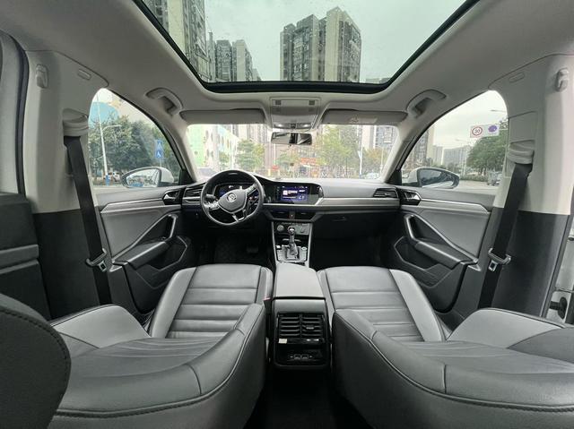 Volkswagen Sagitar 2021 thumb 6