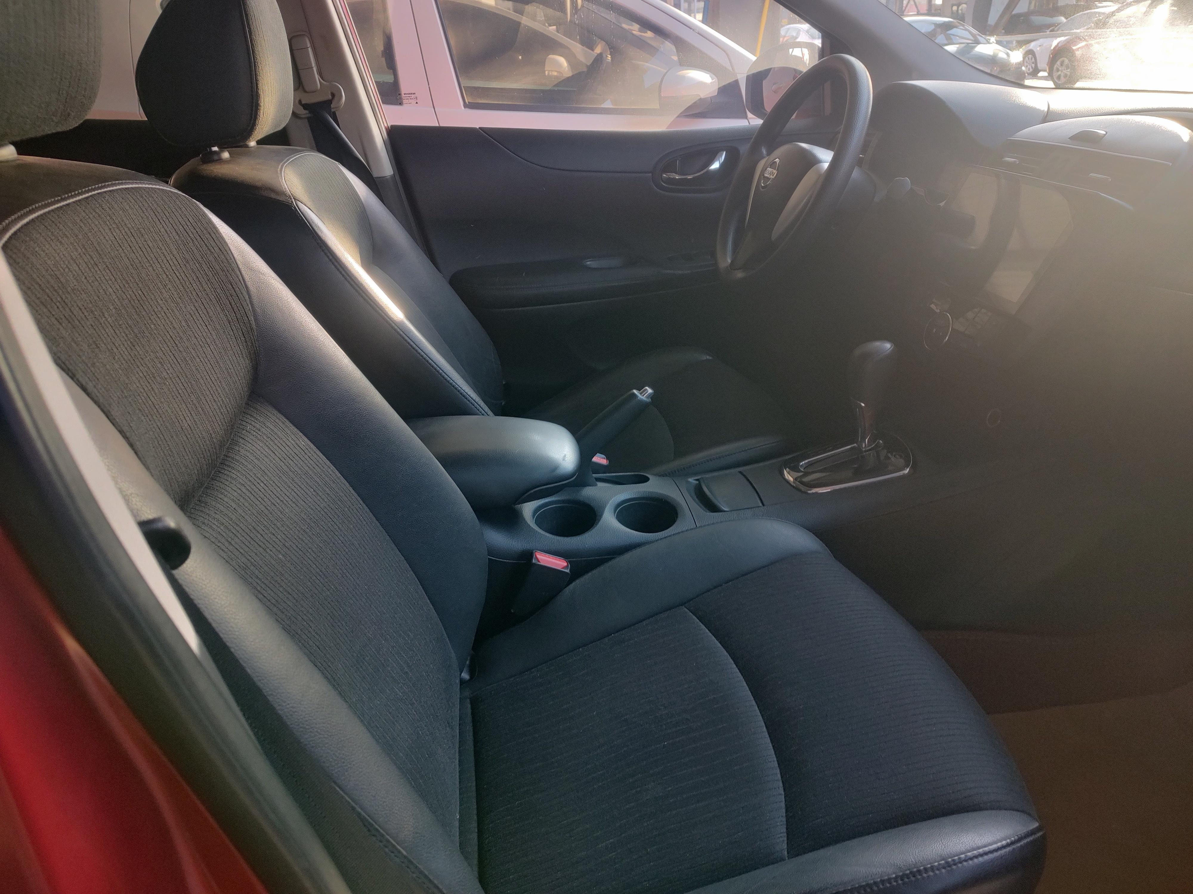 Nissan Tiida 2013 thumb 6
