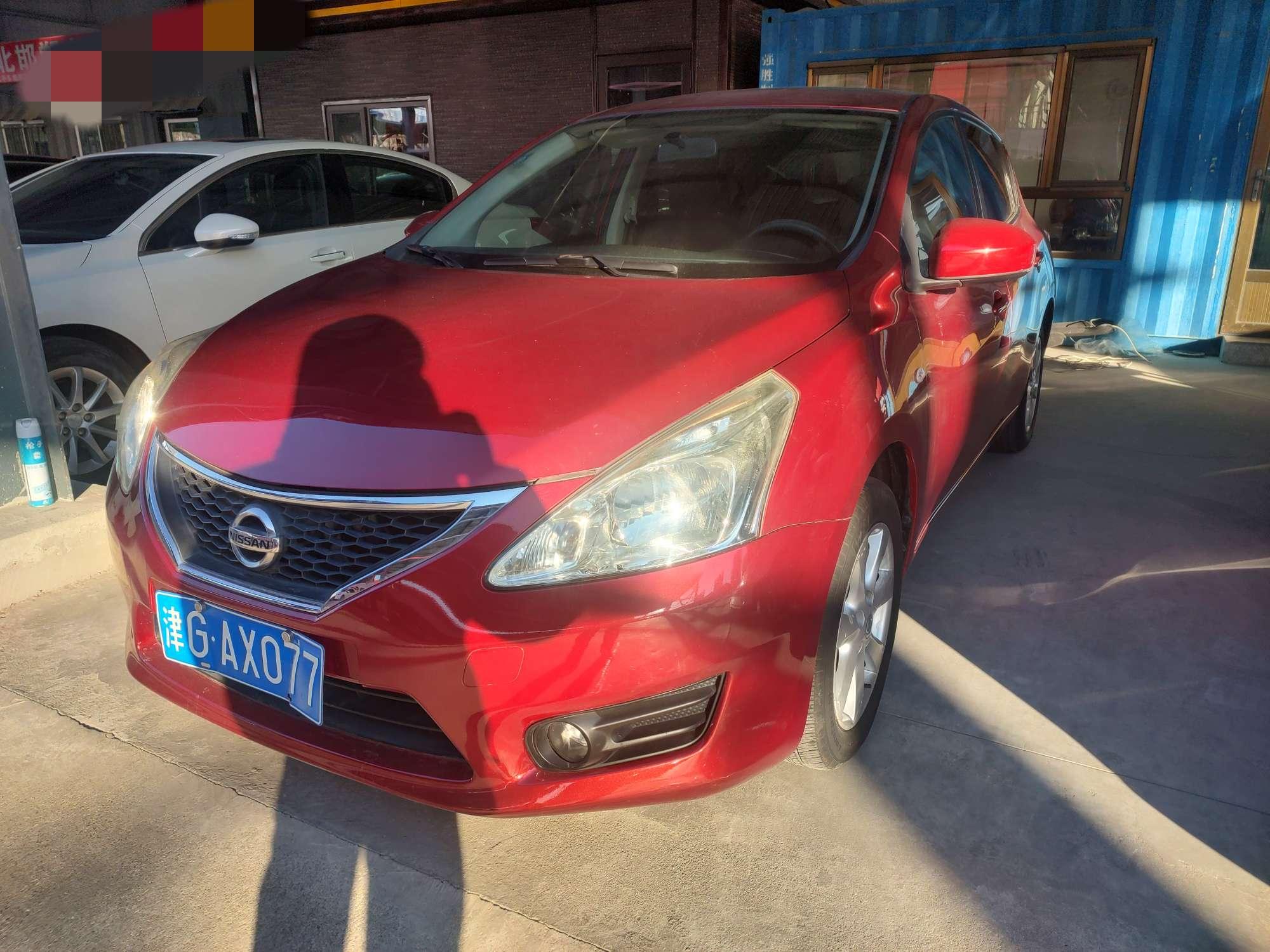 Nissan Tiida 2013 thumb 8