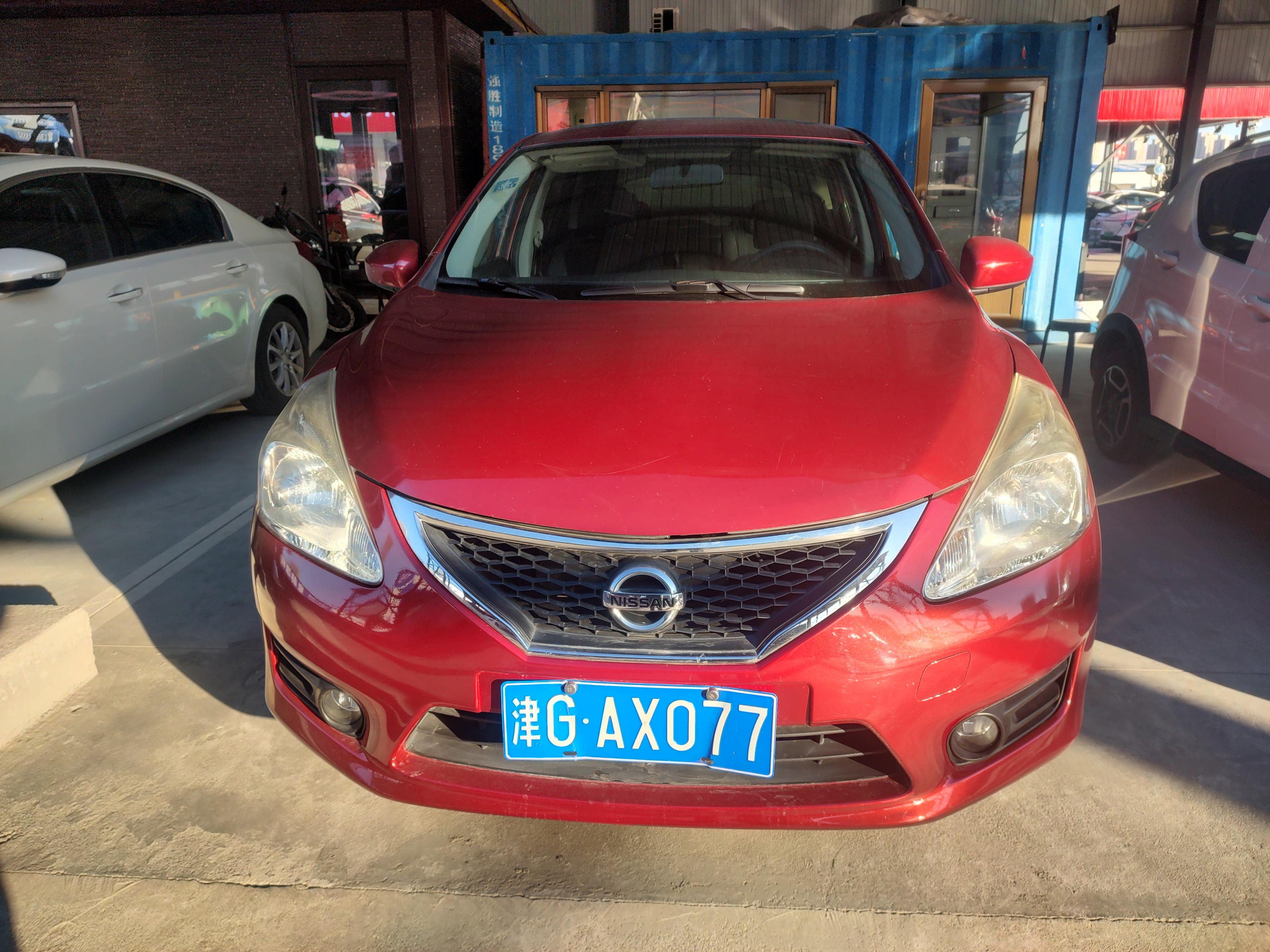 Nissan Tiida 2013 thumb 9