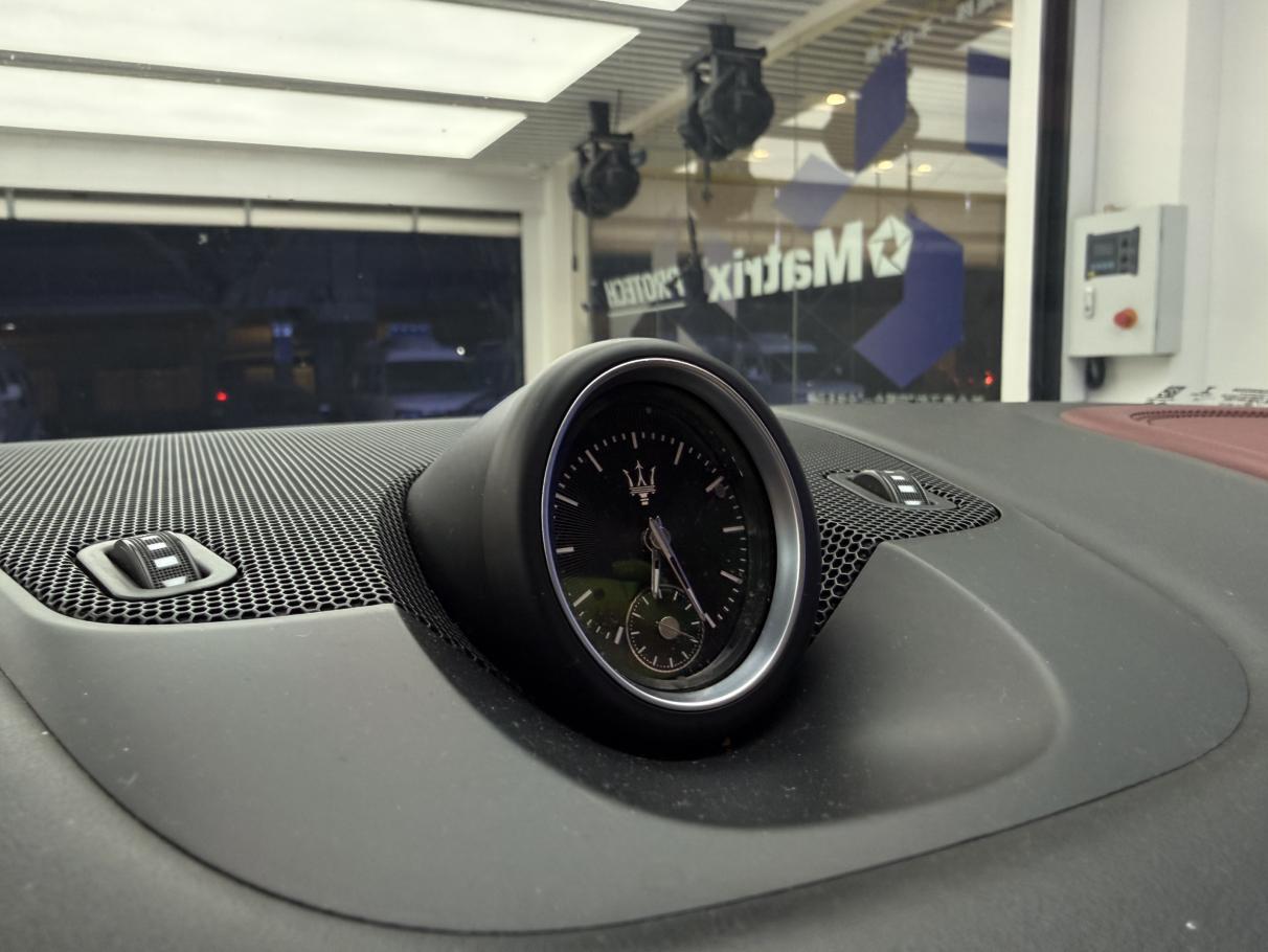 Maserati Levante 2017 thumb 8