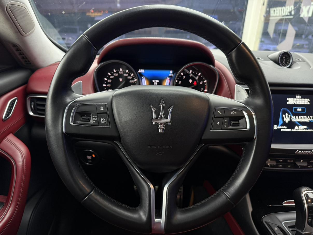 Maserati Levante 2017 thumb 10