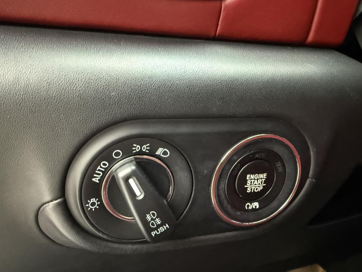 Maserati Levante 2017 thumb 12