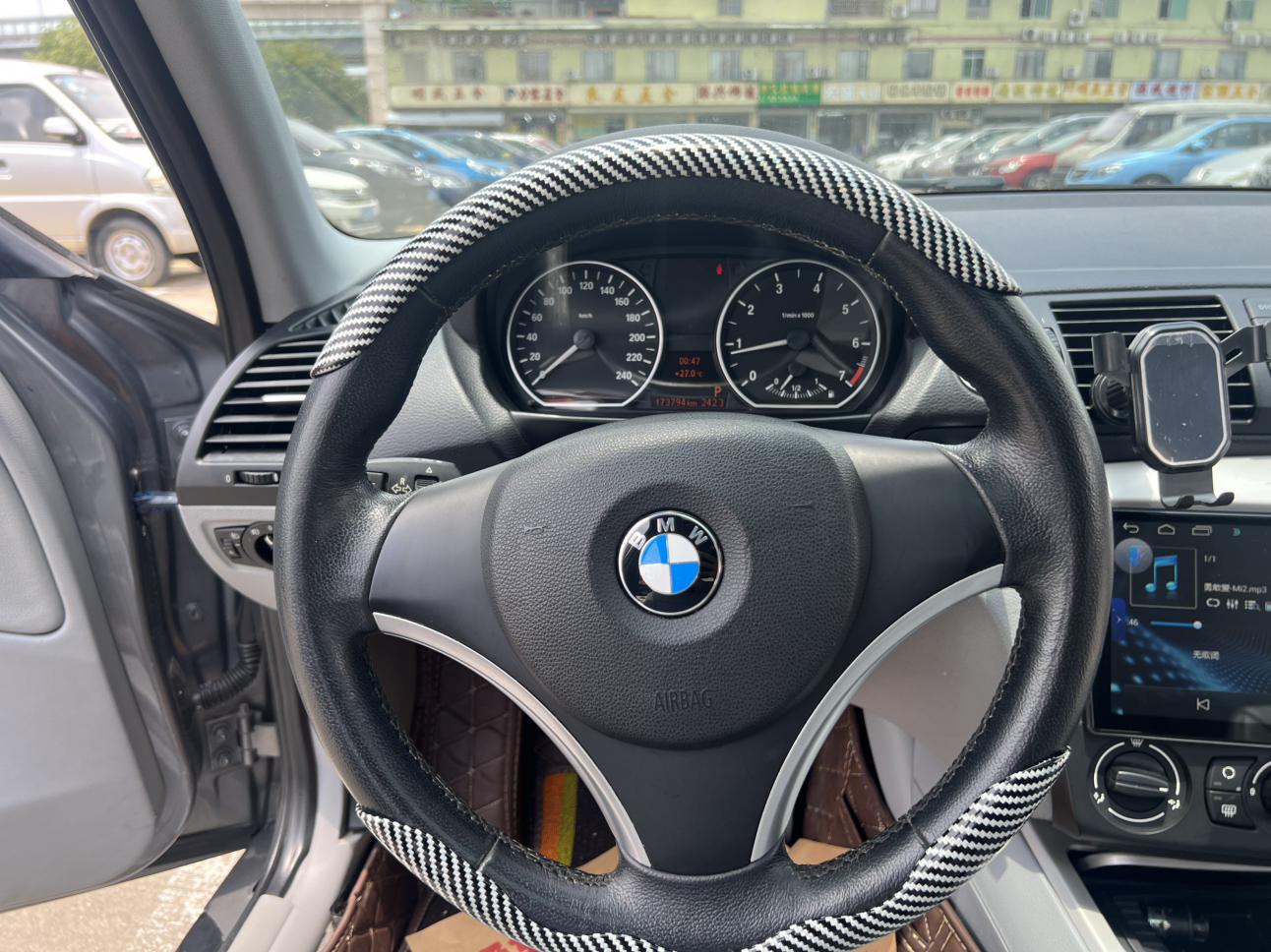 BMW 1 серии 2010 thumb 9