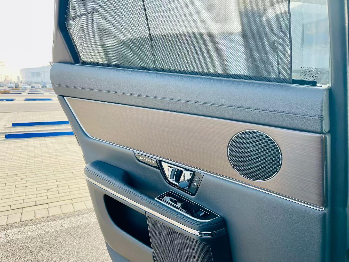 Jaguar XJ 2017 thumb 8