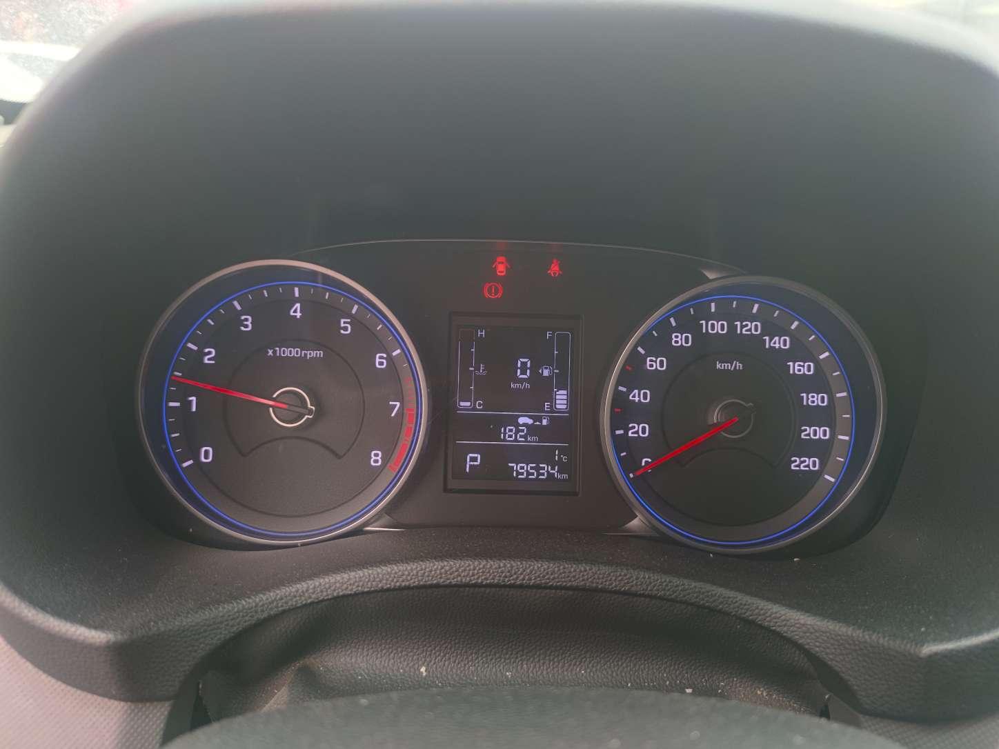 Hyundai ix25 2018 thumb 6