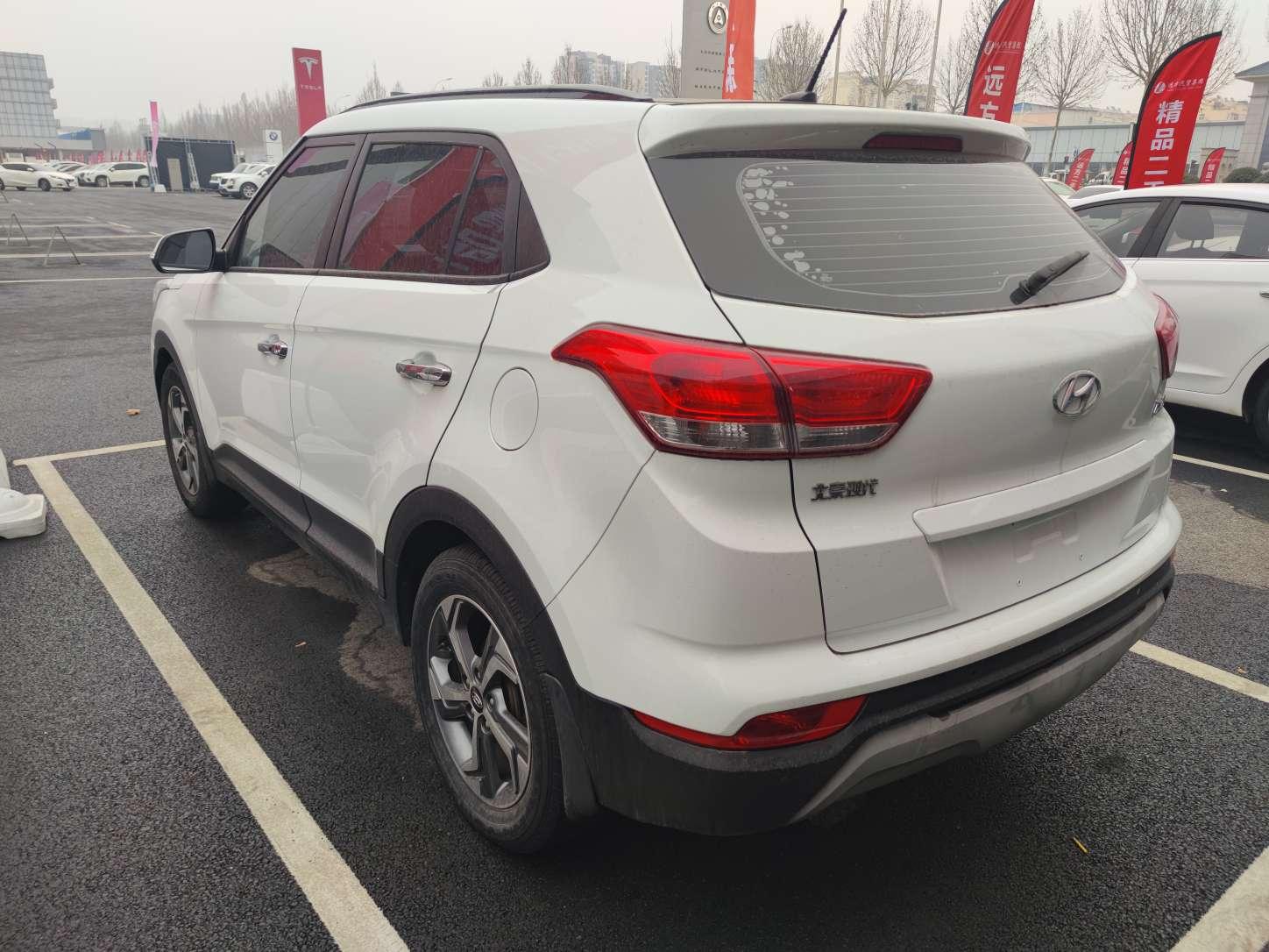Hyundai ix25 2018 thumb 11