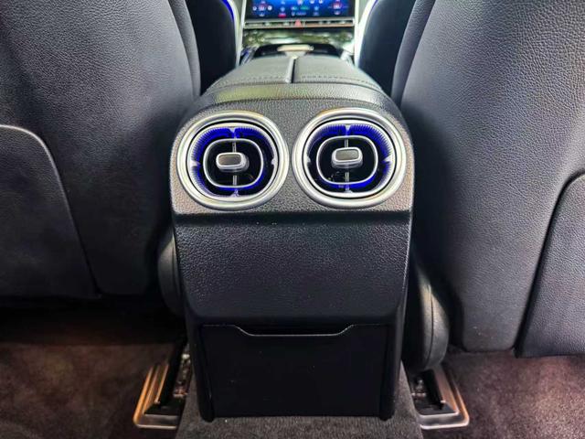 Mercedes-Benz C-Class 2022 thumb 5