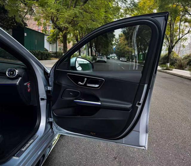 Mercedes-Benz C-Class 2022 thumb 8